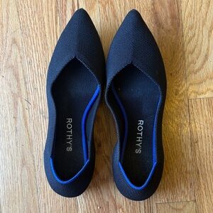 Rothy's Women's Black and Blue Pointed Toe Flats